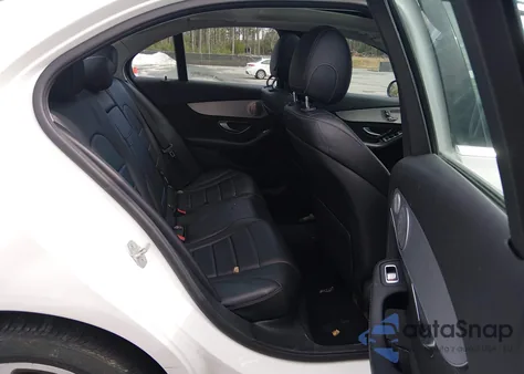 2016 Mercedes-Benz C 300 4Matic из США, поврежденный, VIN 55SWF4KB6GU098413